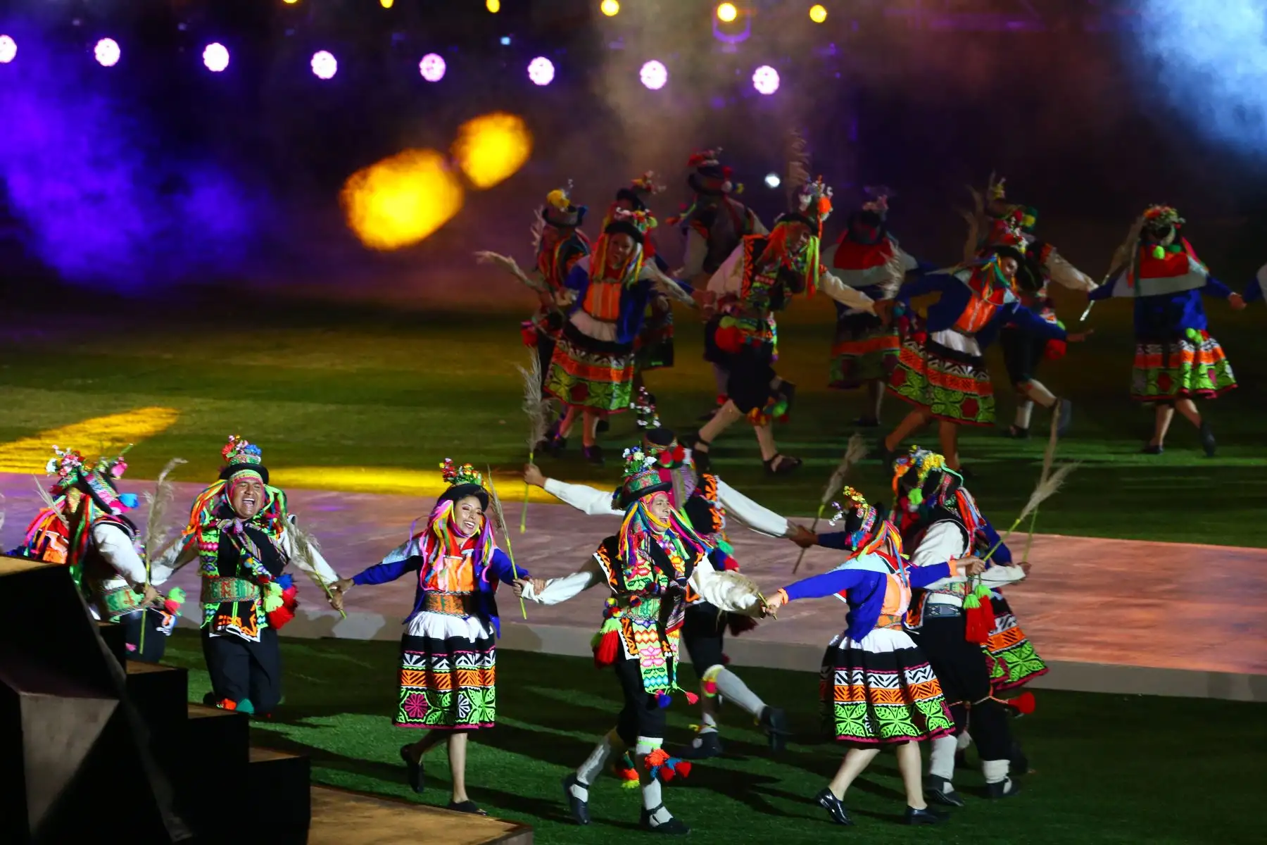 Encendido de la antorcha que la por  inaugurado los Juegos Bolivarianos 2024. Foto: ANDINA/ Eddy Ramos