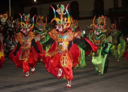 Más de 100 grupos de danzas participaron en la ceremonia por el Décimo aniversario de la declaratorio como Patrimonio de la Humanidad a Festividad de la Virgen de la Candelaria por la Unesco.