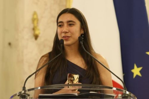 Natalia Alejandra Vargas Terán, directora general de Astranova, recibió el Premio adolescente aspirante a nivel global.