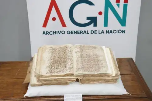 Parte de la documentación vinculada al origen peruano del pisco, que data del siglo XVI. Foto: ANDINA/difusión.