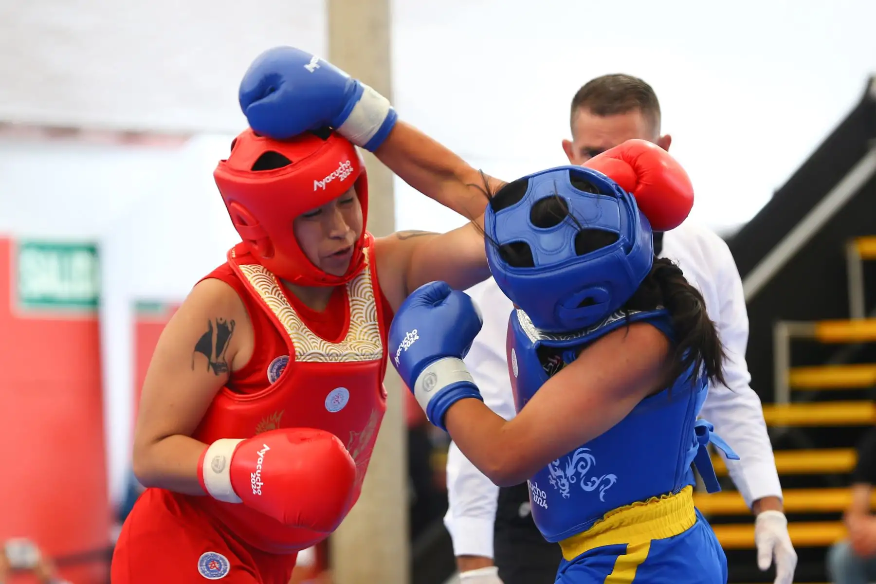 La peruana Shirley Llontop Avendaño ganó la pelea ante la representante de Ecuador, Emily Veliz Toabanda en la  categoría Sansa 60 kg femenina de los Juegos Bolivarianos Bicentenario Ayacucho 2024. Foto: ANDINA/ Eddy Ramos