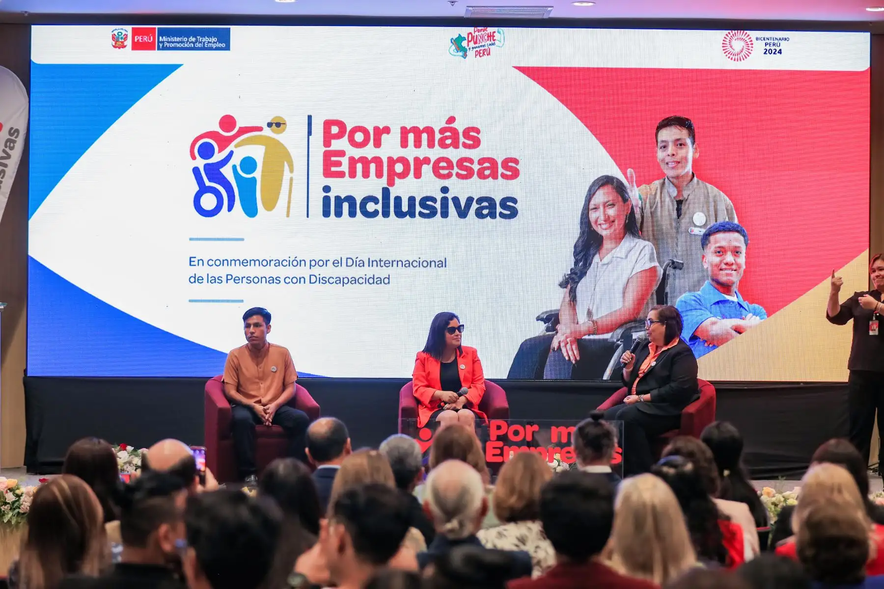 La presidenta de la república, Dina Ercilia Boluarte Zegarra, participa en el lanzamiento de la campaña “Por Más Empresas Inclusivas”, en conmemoración del Día Internacional de las Personas con Discapacidad. Foto: ANDINA/Prensa Presidencia