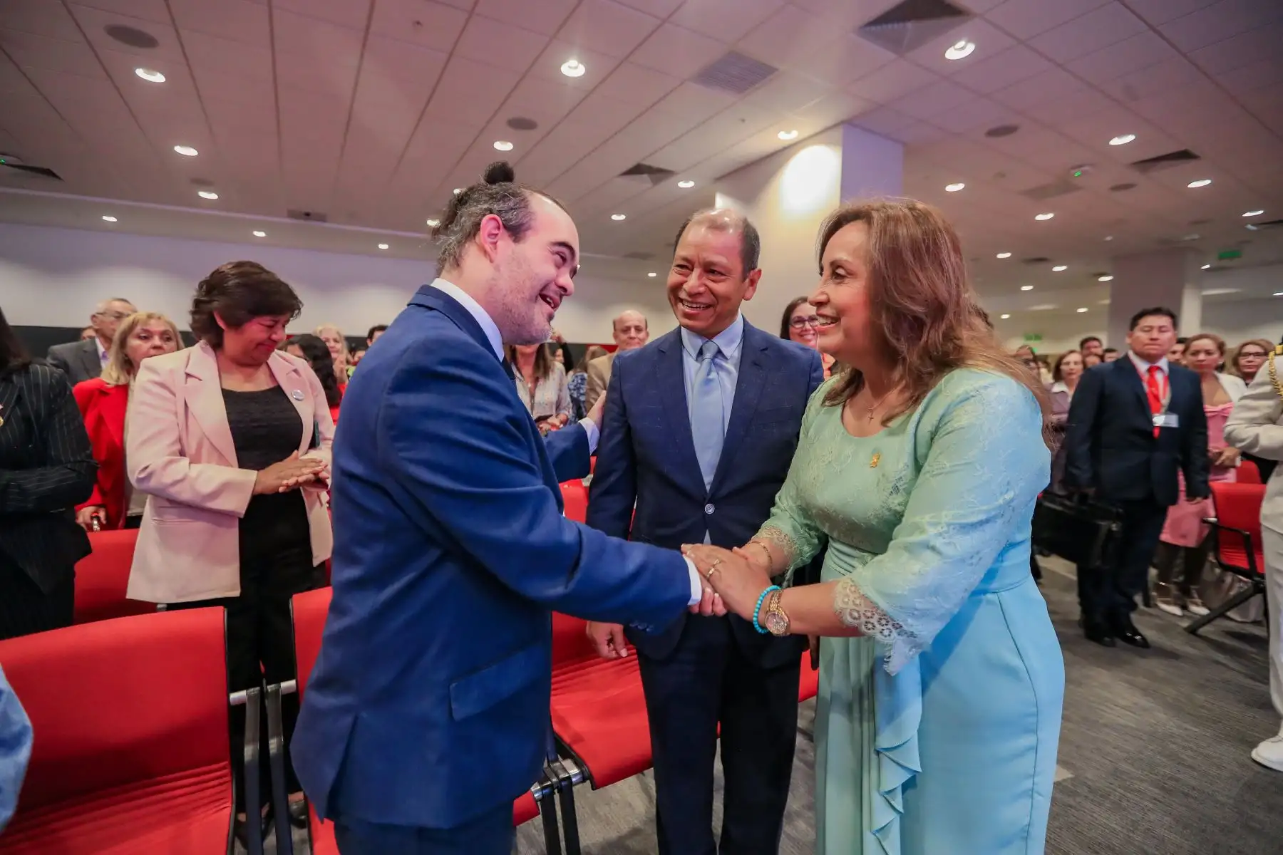 La presidenta de la república, Dina Ercilia Boluarte Zegarra, participa en el lanzamiento de la campaña “Por Más Empresas Inclusivas”, en conmemoración del Día Internacional de las Personas con Discapacidad. Foto: ANDINA/Prensa Presidencia
