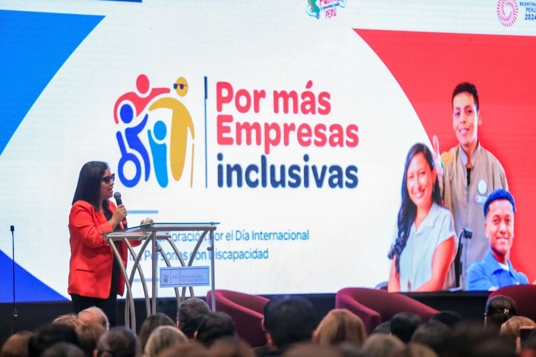 La presidenta de la república, Dina Ercilia Boluarte Zegarra, participa en el lanzamiento de la campaña “Por Más Empresas Inclusivas”, en conmemoración del Día Internacional de las Personas con Discapacidad. Foto: ANDINA/Prensa Presidencia