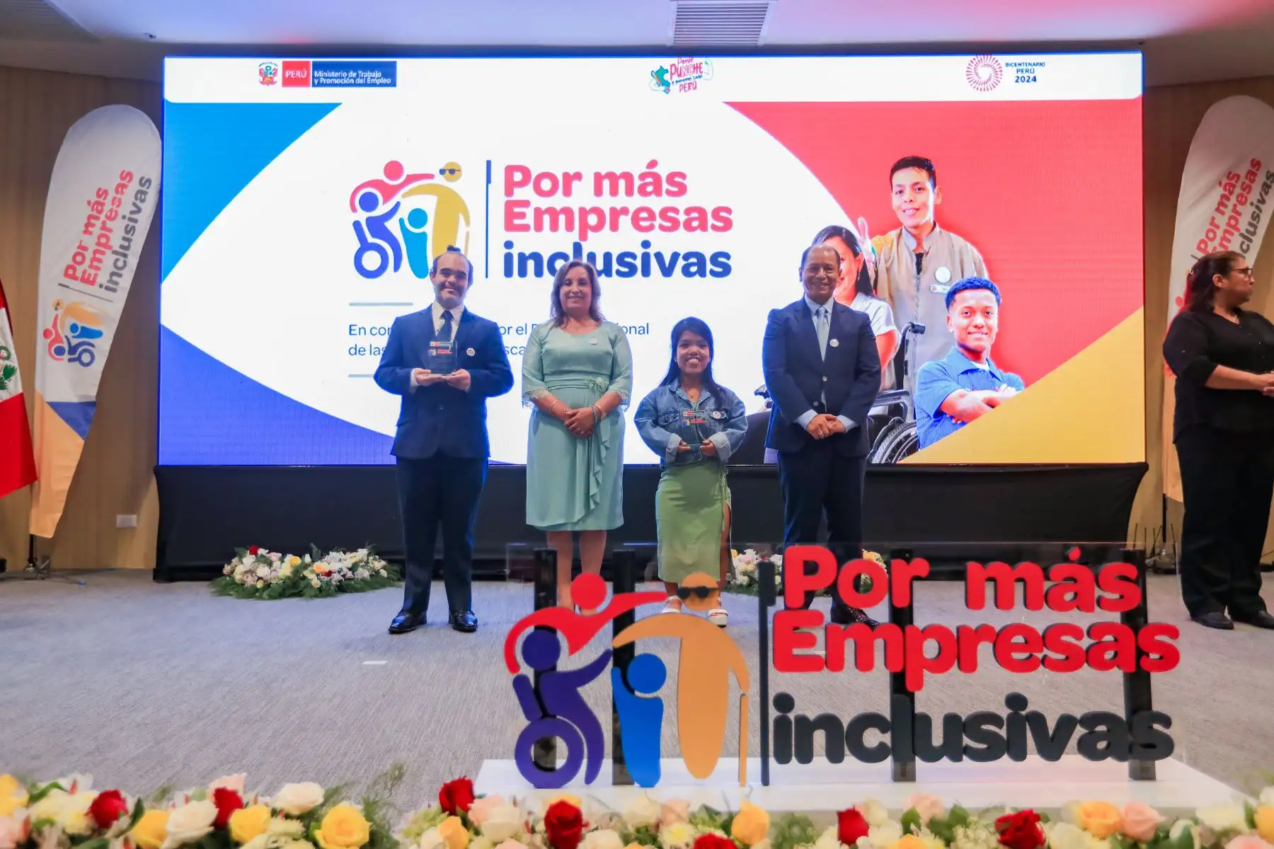 La presidenta de la república, Dina Ercilia Boluarte Zegarra, participa en el lanzamiento de la campaña “Por Más Empresas Inclusivas”, en conmemoración del Día Internacional de las Personas con Discapacidad. Foto: ANDINA/Prensa Presidencia