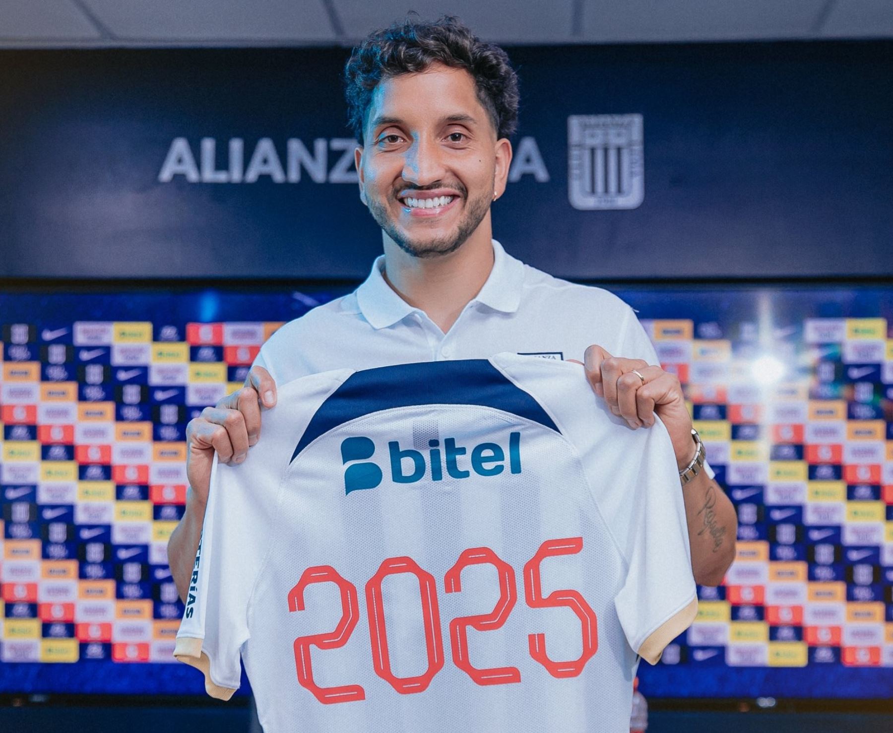 Jean Pierre Archimbaud es nuevo jugador de Alianza Lima