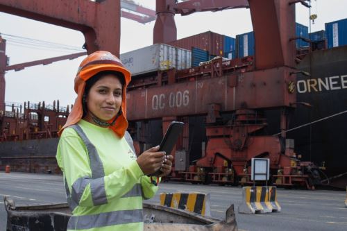 Ositran reconoce a DP World Callao por impulsar incorporación y desarrollo de mujeres. Cortesía Ositran