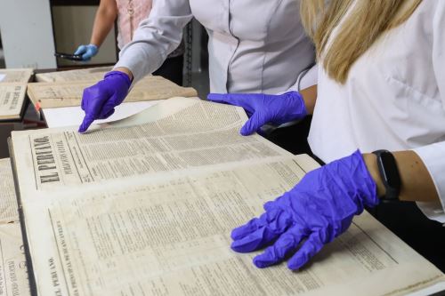 La Biblioteca Nacional del Perú ha indicado que se trata de la colección histórica más completa resguardada en el territorio peruano, destacando el notable estado de conservación de las piezas.Foto: ANDINA/Andrés Valle