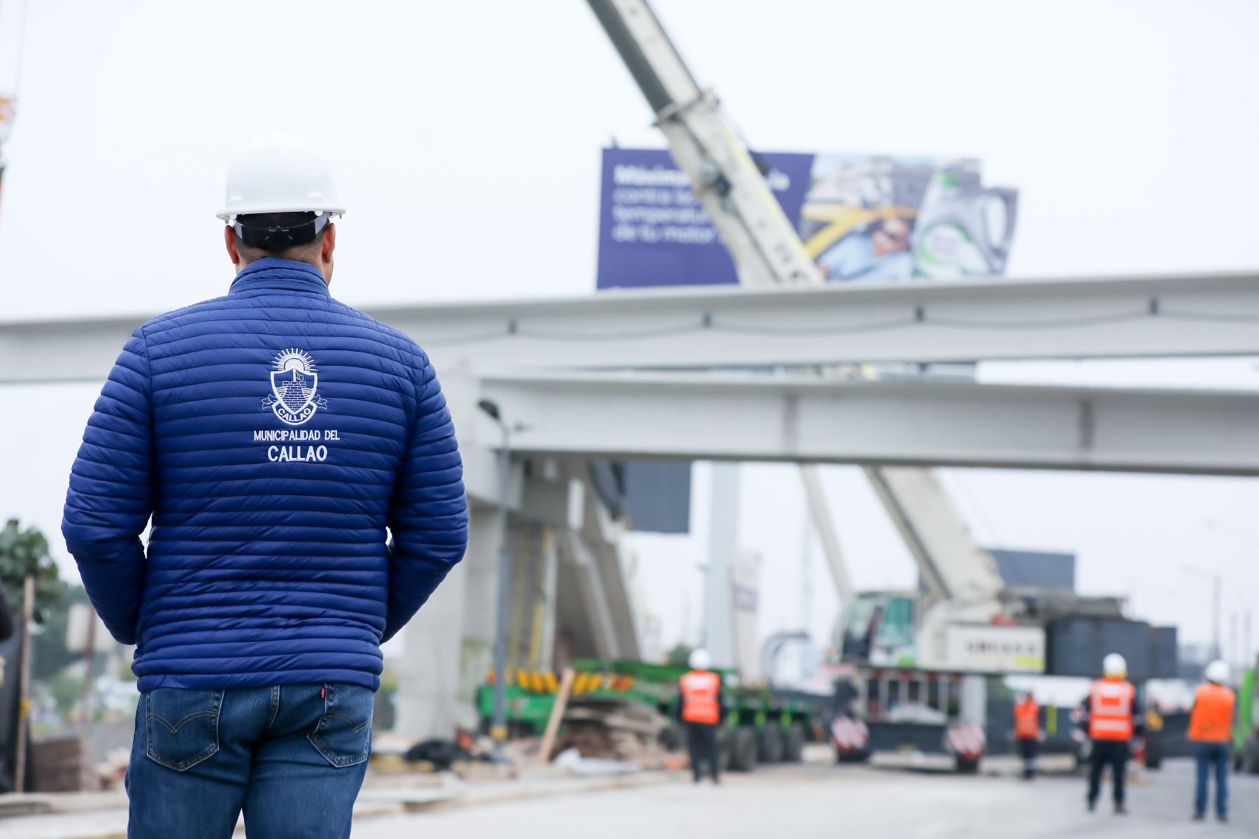 El ansiado puente peatonal Virgen del Carmen, construido luego de 40 años, beneficiará a más de 90 mil personas las cuales muchas veces arriesgaban su vida intentado cruzar corriendo la avenida Faucett.ANDINA/Difusión