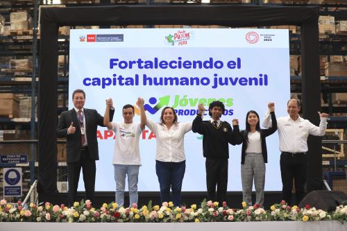 Presidenta de la república participa en evento del Programa Nacional de Empleo “Jóvenes Productivos”