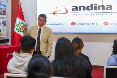 Universitarios de la César Vallejo visitaron Editora Perú para participar de la iniciativa Vive Andina