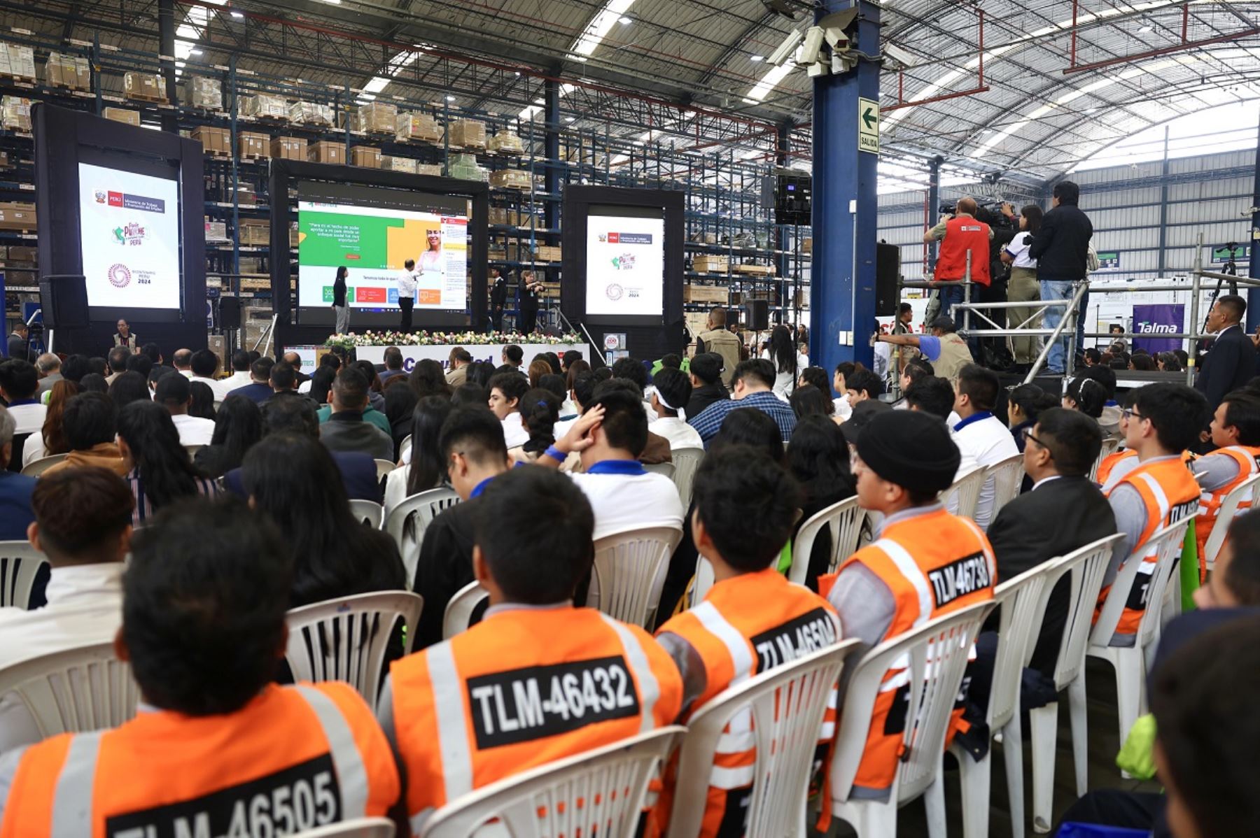 El ministro de Trabajo y Promoción del Empleo, presentó a los jóvenes los servicios digitales para potenciar su talento y empleabilidad. Foto: Cortesía.