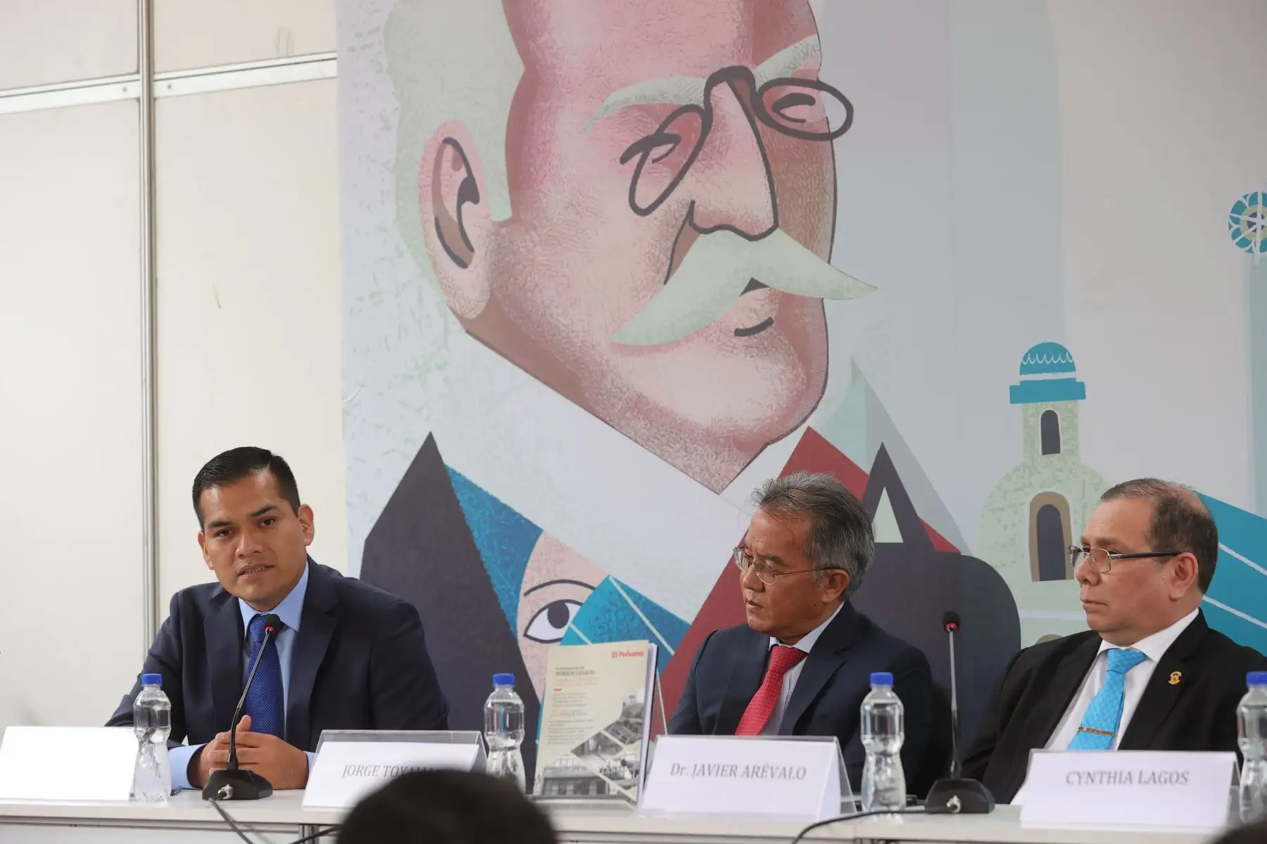 Con la presencia del presidente del Poder  Judicial, Javier Arévalo, se realizo la presentación del libro Comentarios de normas legales de seguridad y salud en el trabajo. Foto: ANDINA/Melina Mejía