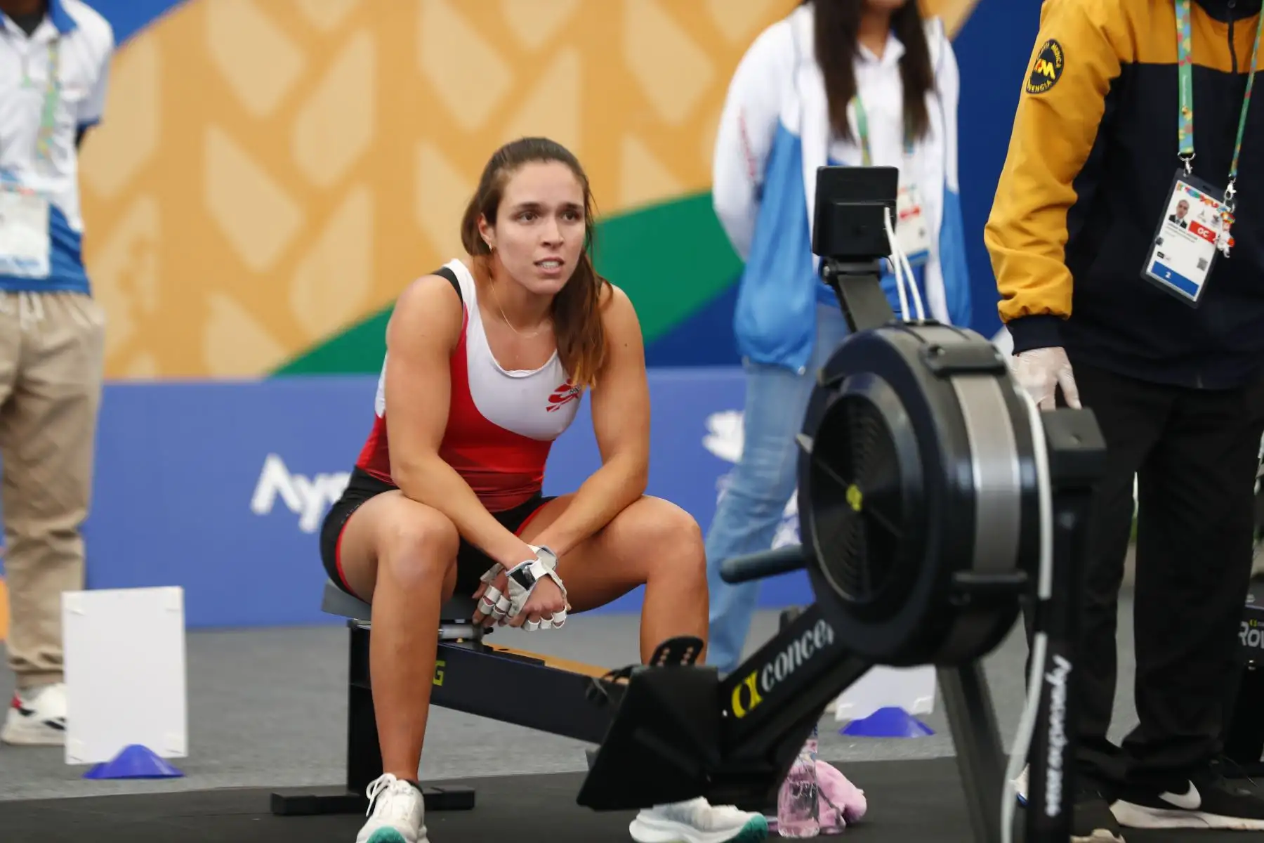 El equipo peruano de remoergómetro conformado por las atletas Alessia Palacios, Valeria Palacios, Adriana Sanguineti y Pamela Noya alcanzaron la medalla de plata en la competencia de remoergómetro categoría cuádruple femenina de los Juegos Bolivarianos Bicentenario Ayacucho 2024. Foto: ANDINA/Daniel Bracamonte
