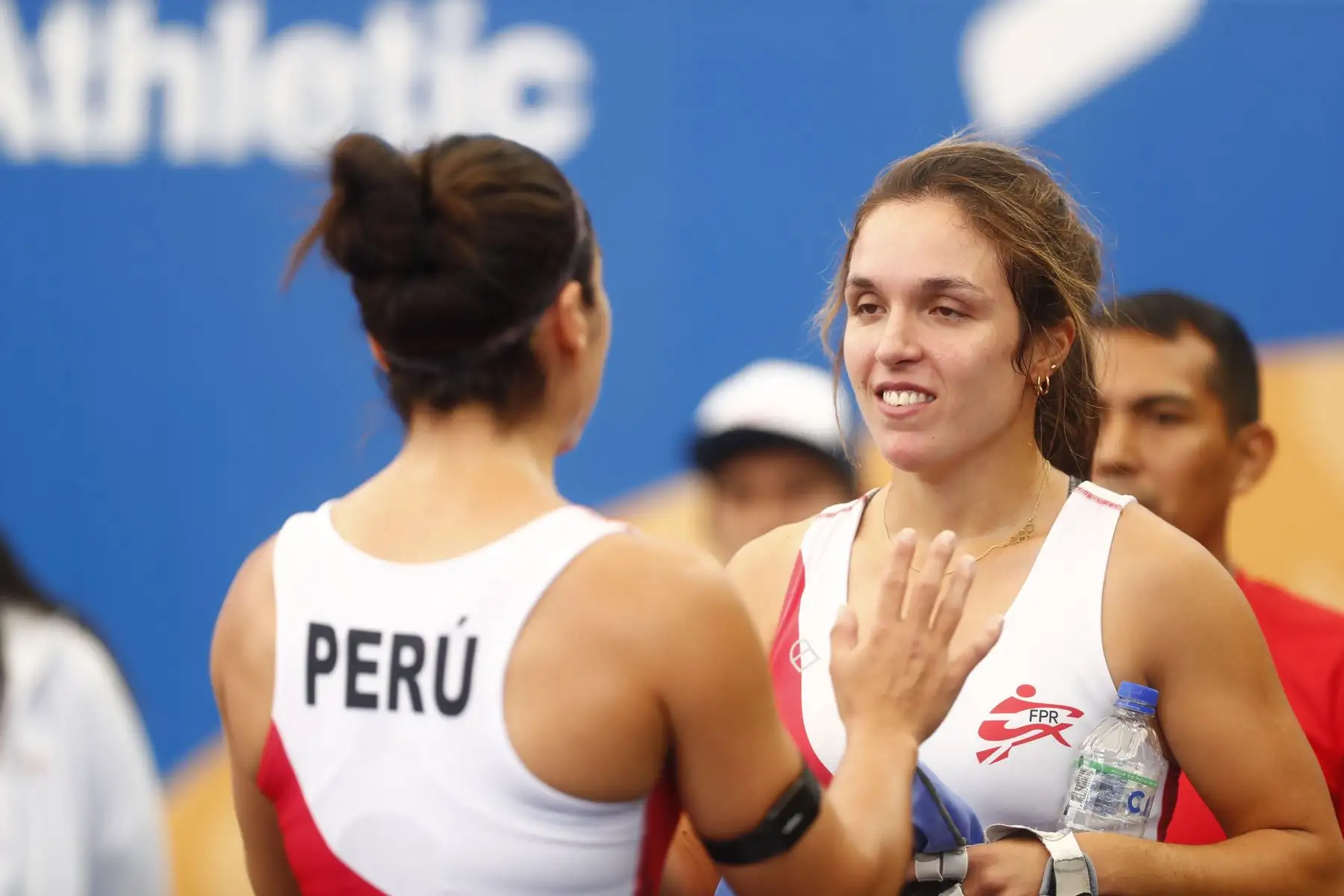 El equipo peruano de remoergómetro conformado por las atletas Alessia Palacios, Valeria Palacios, Adriana Sanguineti y Pamela Noya alcanzaron la medalla de plata en la competencia de remoergómetro categoría cuádruple femenina de los Juegos Bolivarianos Bicentenario Ayacucho 2024. Foto: ANDINA/Daniel Bracamonte