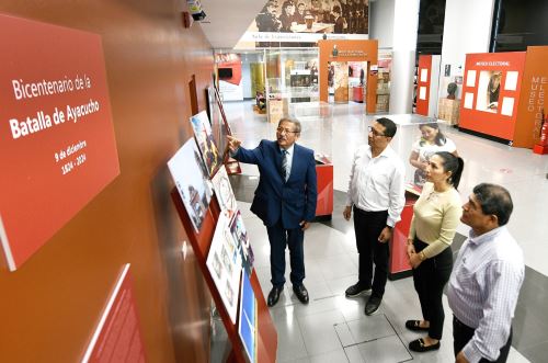 JNE abre exposición temporal "Bicentenario de la batalla de Ayacucho"