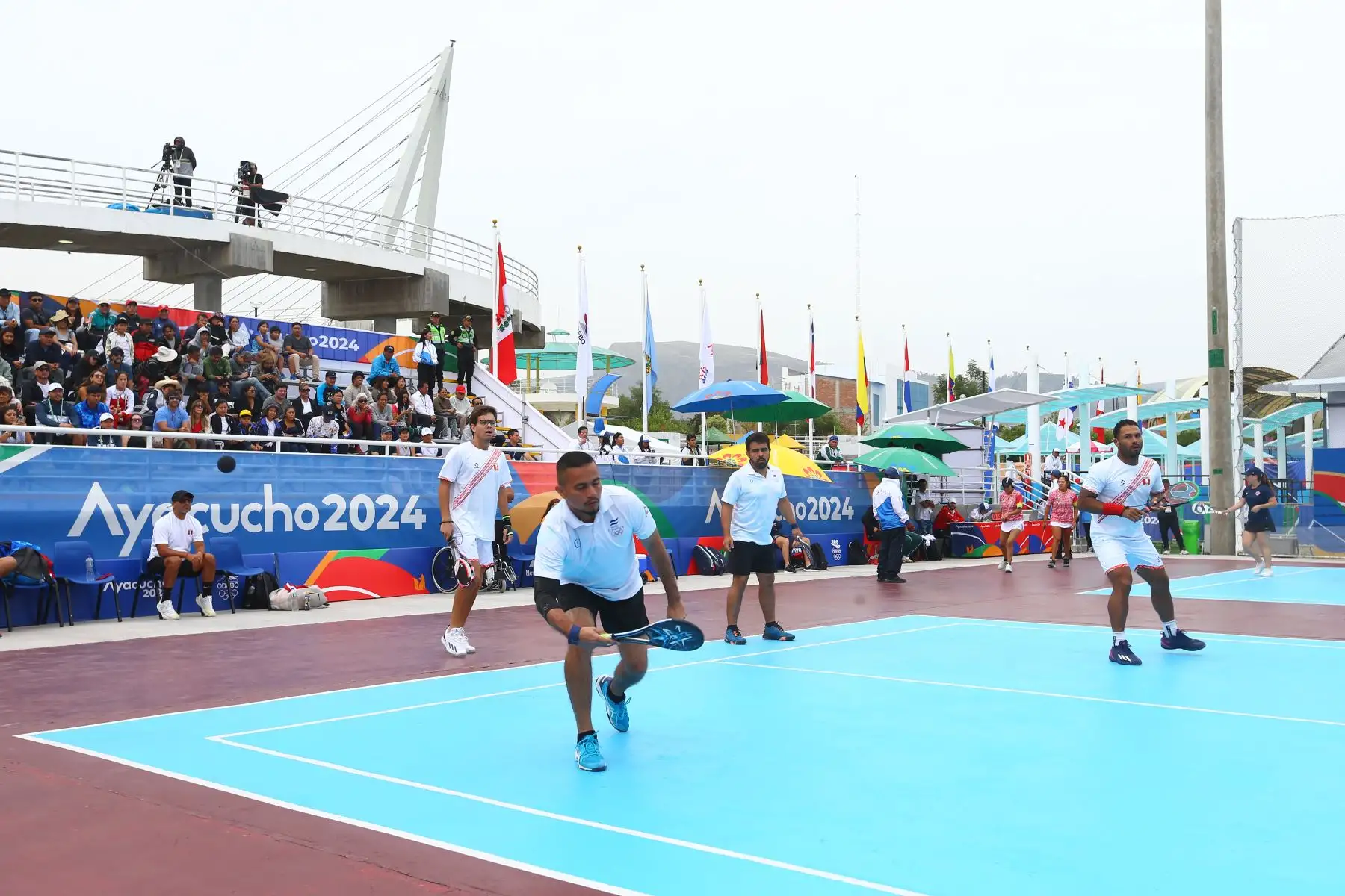 Desde el complejo Canaan Alto de Ayacucho se desarrolla la competencia de frontón de los Juegos Bolivarianos Bicentenario Ayacucho 2024 , en donde los peruanos Edson Velasquez y Franco Velasco ganaron ante los representantes de El Salvador  en la categoría fronton. Foto: ANDINA/Eddy Ramos