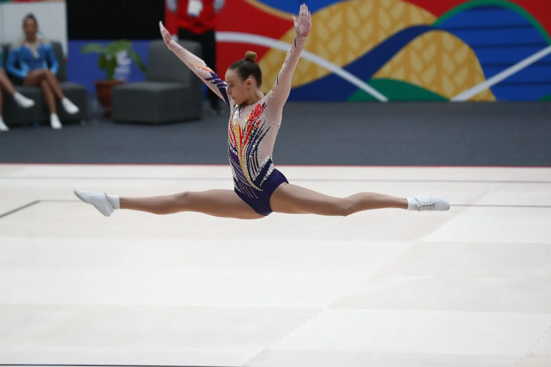 Así fue la participación de Perú en su segundo día de competencia en gimnasia de los Juegos Bolivarianos Bicentenario Ayacucho 2024, desde el colegio Nuestra Señora de las Mercedes, en la categoría trío mixta, teniendo como exponentes a las gimnastas Alessandra Petrozzi, Alessia Rodríguez, Paulina Larrea, Thais Fernández, Josefina Canales y Paula Sánchez León. Foto: ANDINA/Daniel Bracamonte