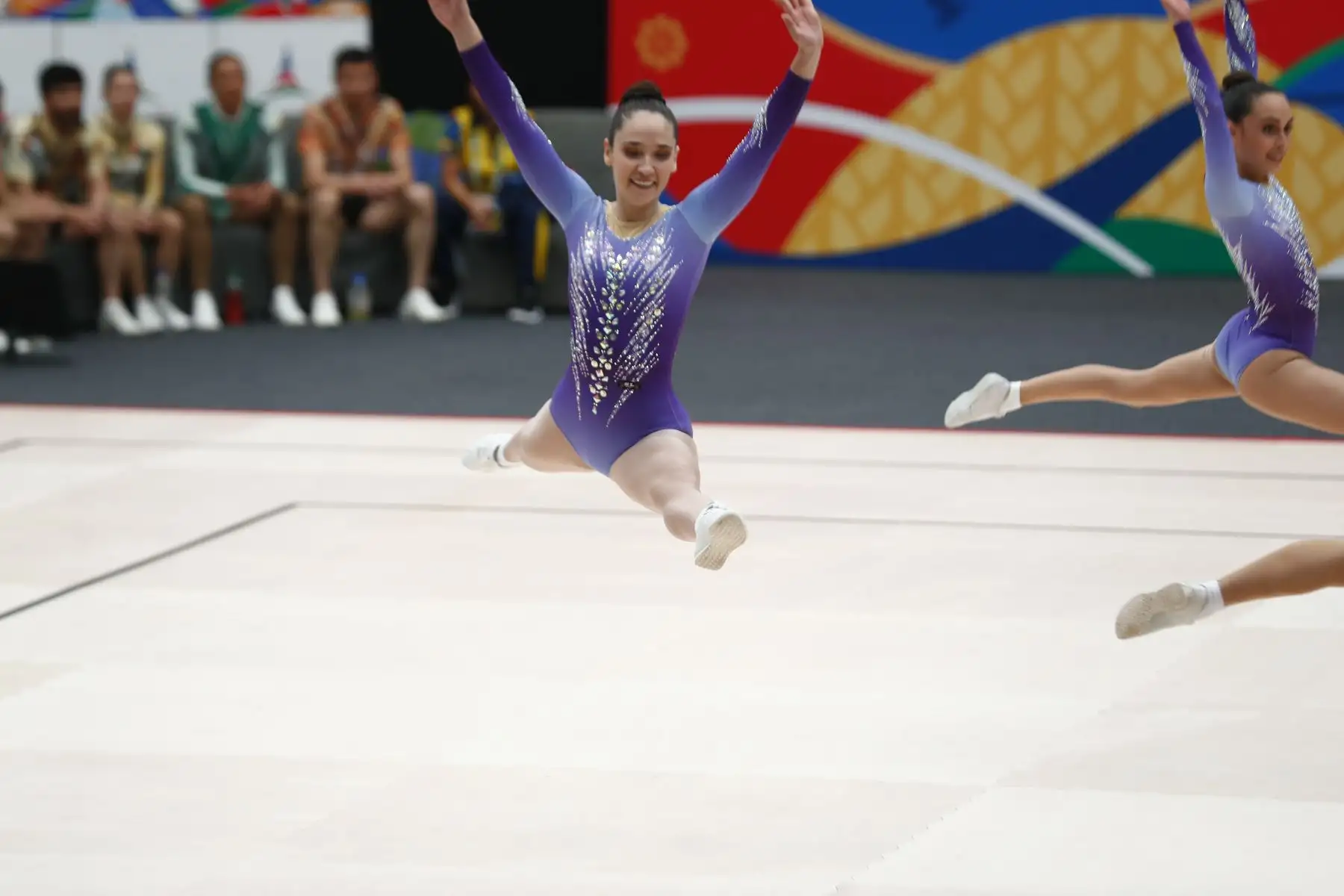 Así fue la participación de Perú en su segundo día de competencia en gimnasia de los Juegos Bolivarianos Bicentenario Ayacucho 2024, desde el colegio Nuestra Señora de las Mercedes, en la categoría grupo mixta, teniendo como exponentes a las gimnastas Alessandra Petrozzi, Alessia Rodríguez, Paulina Larrea, Thais Fernández, Josefina Canales, Paula Sánchez León, Sofía Rodríguez, Gianna Benavides, María Lizárraga y Fiorella Dauriol. Foto: ANDINA/Daniel Bracamonte