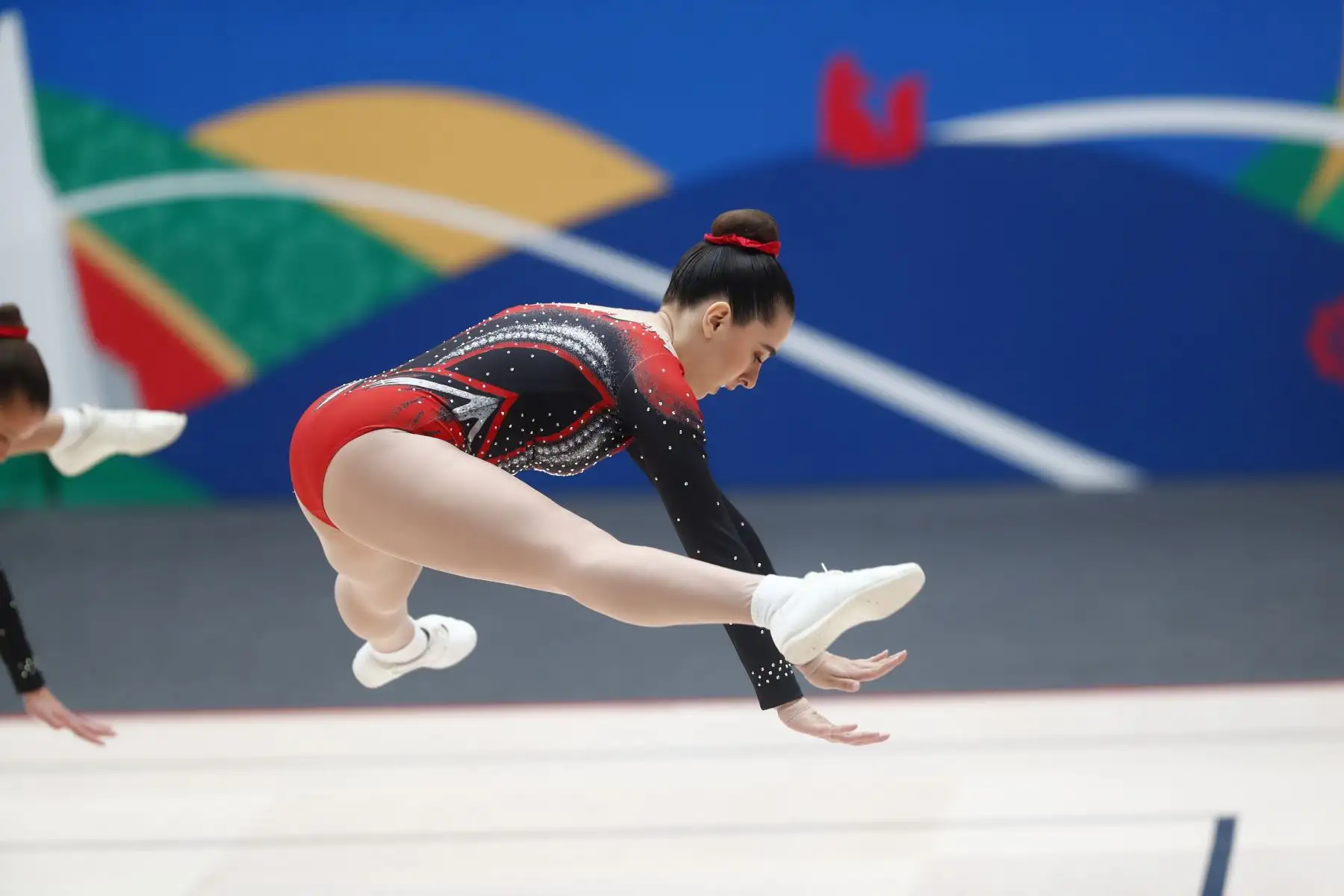 Así fue la participación de Perú en su segundo día de competencia en gimnasia de los Juegos Bolivarianos Bicentenario Ayacucho 2024, desde el colegio Nuestra Señora de las Mercedes, en la categoría grupo mixta, teniendo como exponentes a las gimnastas Alessandra Petrozzi, Alessia Rodríguez, Paulina Larrea, Thais Fernández, Josefina Canales, Paula Sánchez León, Sofía Rodríguez, Gianna Benavides, María Lizárraga y Fiorella Dauriol. Foto: ANDINA/Daniel Bracamonte