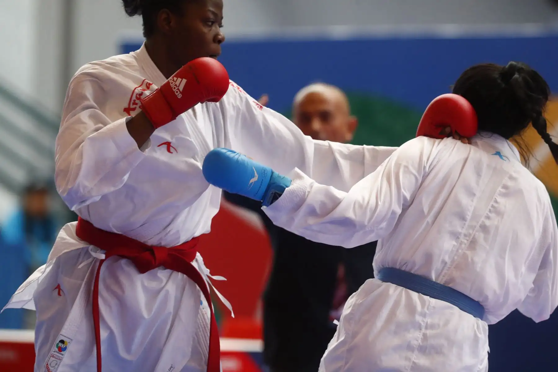 Así fue la participación de Perú en el torneo de karate de los Juegos Bolivarianos Bicentenario Ayacucho 2024, en el coliseo del colegio Mariscal Cáceres de Huamanga, en la que nuestra peleadora Sol Karina Cabrera se enfrentó a las representantes de Guatemala, República Dominicana y Chile por la categoría 61kg femenina. Foto: ANDINA/Daniel Bracamonte
