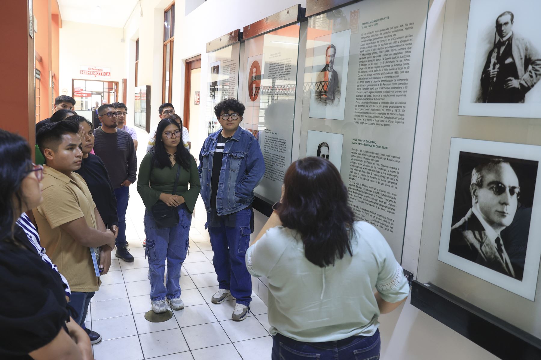 Estudiantes de la maestría de Comunicación Organizacional y Desarrollo Social de la UNASAM visitaron las instalaciones de Editora Perú para formar parte de la experiencia Vive Andina.