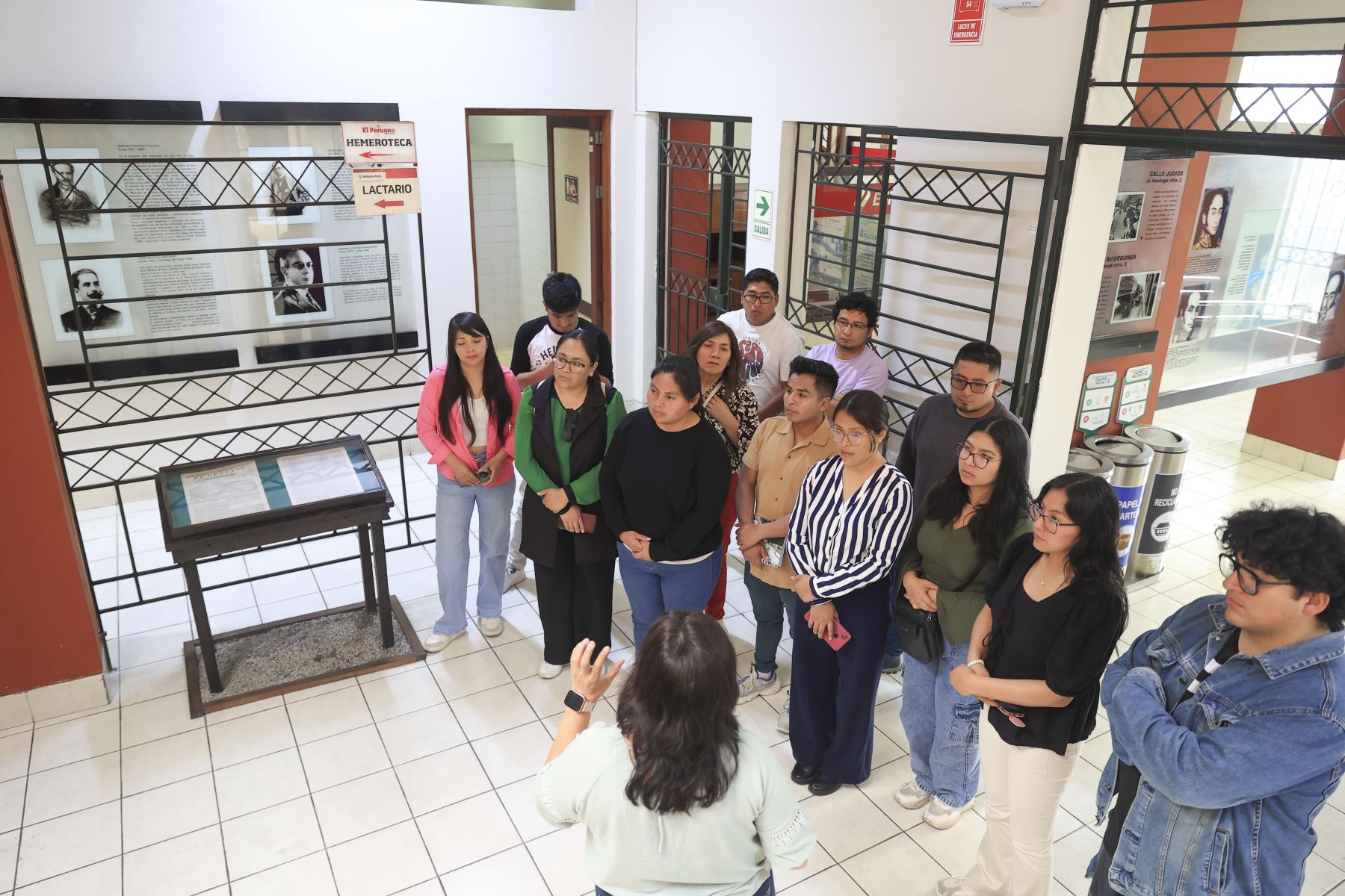 Estudiantes de la maestría de Comunicación Organizacional y Desarrollo Social de la UNASAM visitaron las instalaciones de Editora Perú para formar parte de la experiencia Vive Andina.