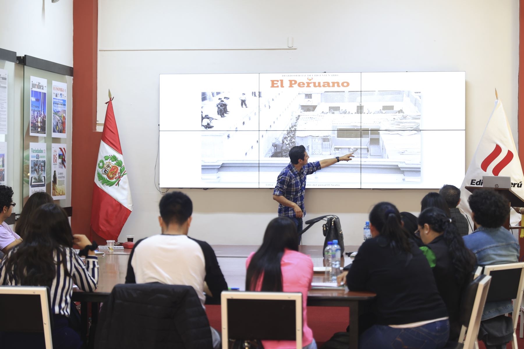 Estudiantes de la maestría de Comunicación Organizacional y Desarrollo Social de la UNASAM visitaron las instalaciones de Editora Perú para formar parte de la experiencia Vive Andina.