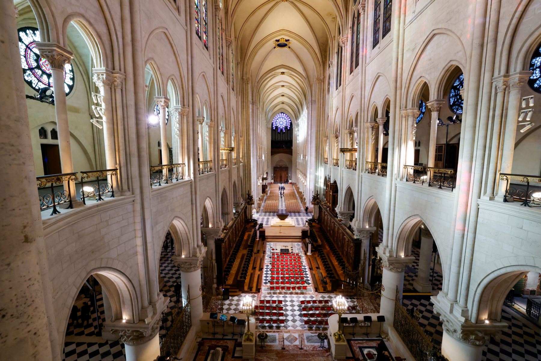 La catedral de Notre-Dame de París, antes de su ceremonia oficial de reapertura después de más de cinco años de trabajos de reconstrucción tras el incendio de abril de 2019. AFP