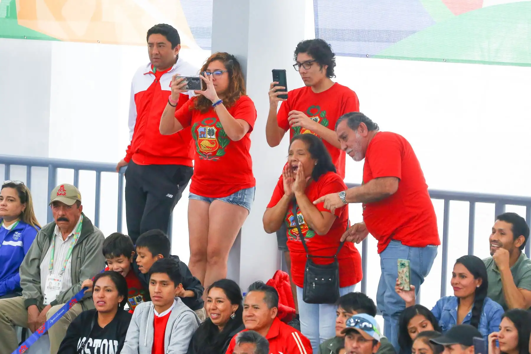 La deportista peruana Ana Cecilia Medina García gana la medalla de oro en la disciplina kickboxing en los Juegos Bolivarianos Bicentenario Ayacucho 2024. La competencia se desarrolló en el colegio Nuestra Señora de las Mercedes de Huamanga. Foto: ANDINA/ Eddy Ramos