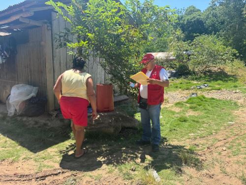 El equipo técnico del Ministerio de Vivienda apoya en la evaluación de las viviendas afectadas por las lluvias intensas que se registraron en la región San Martín. ANDINA/Difusión