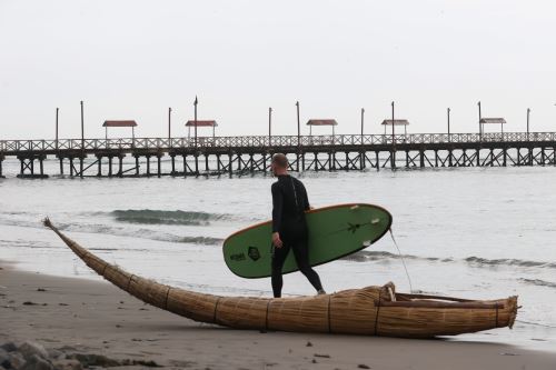 Balneario de Huanchaco, emblemática playa de Trujillo. Foto: ANDINA/Juan Carlos Guzmán