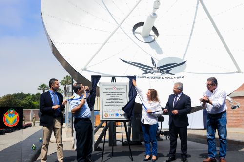 Presentación y demostración de capacidades del nuevo sistema de comunicación satelital de la Fuerza Aérea del Perú