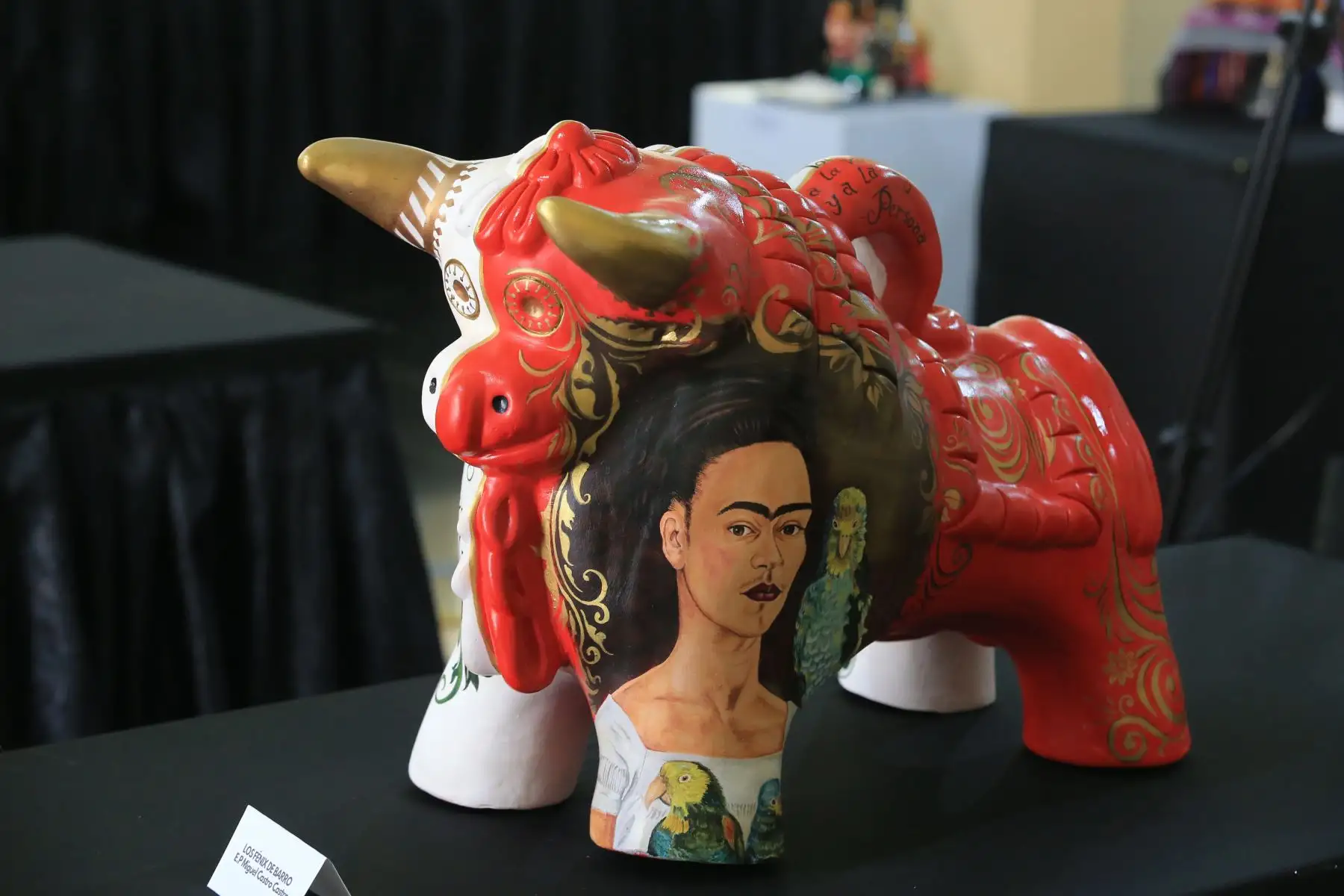 En el marco de la conmemoración de la Declaración de los Derechos Humanos, el Instituto Nacional Penitenciario presenta la exposición "Toritos de Pucará: Cárceles Productivas". FOTO:ANDINA/Hector Vinces.