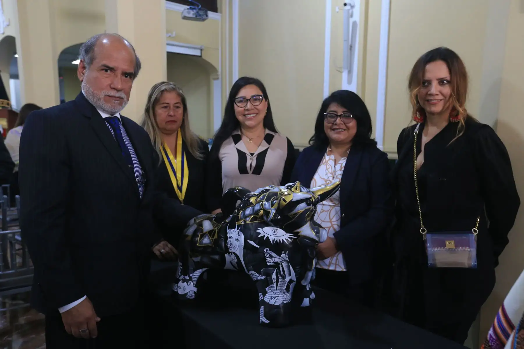 son más de 60 piezas artísticas elaboradas por internos de los diversos establecimientos penitenciarios del país, de las cuales ocho de ellas por poblaciones vulnerables como: personas con discapacidad, pueblos originarios y comunidad LGTB. FOTO:ANDINA/Hector Vinces.