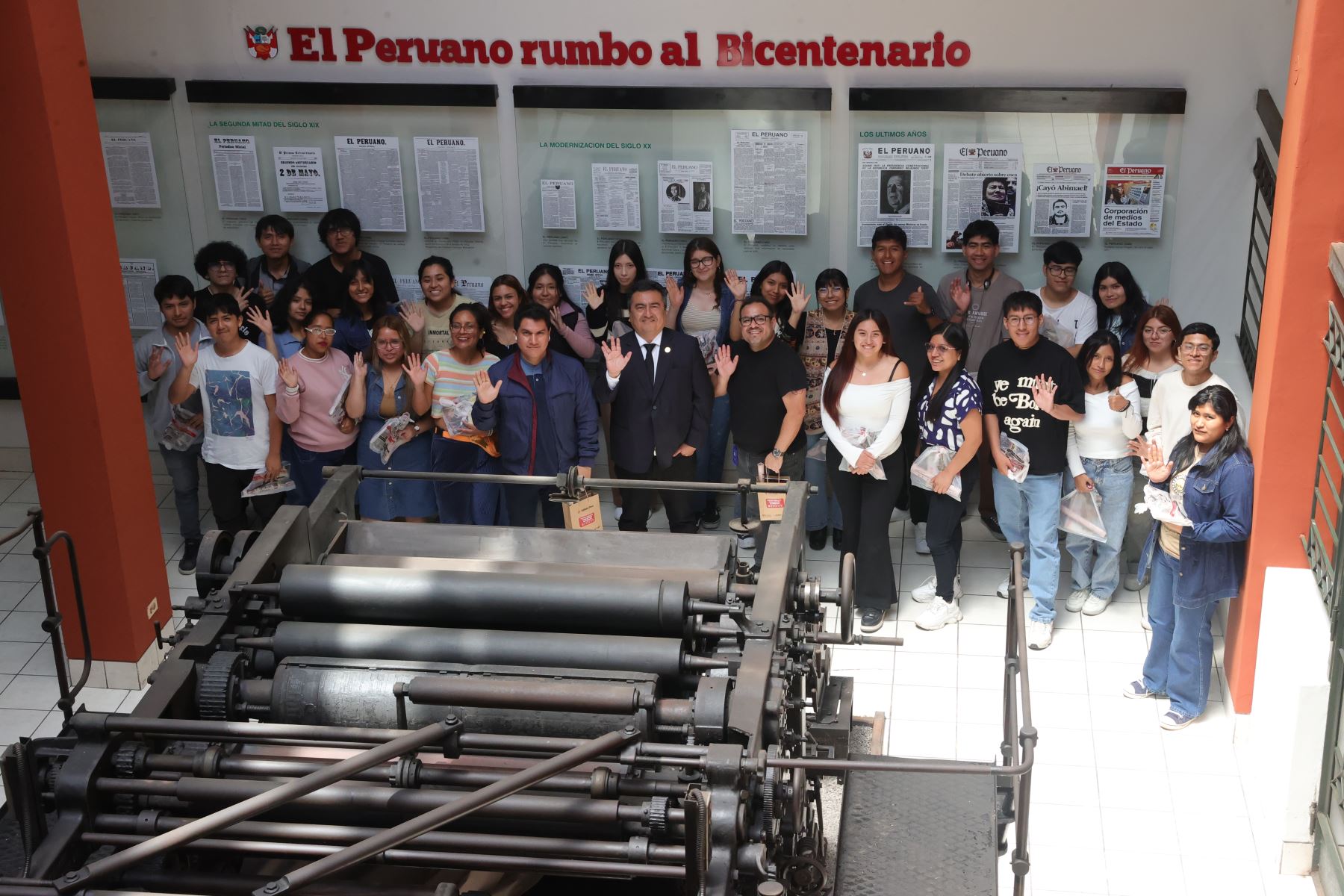 Estudiantes de Cibertec y del ISTP visitaron las instalaciones de Editora Perú. Foto: ANDINA/Melina MejíaANDINA/Melina Mejía