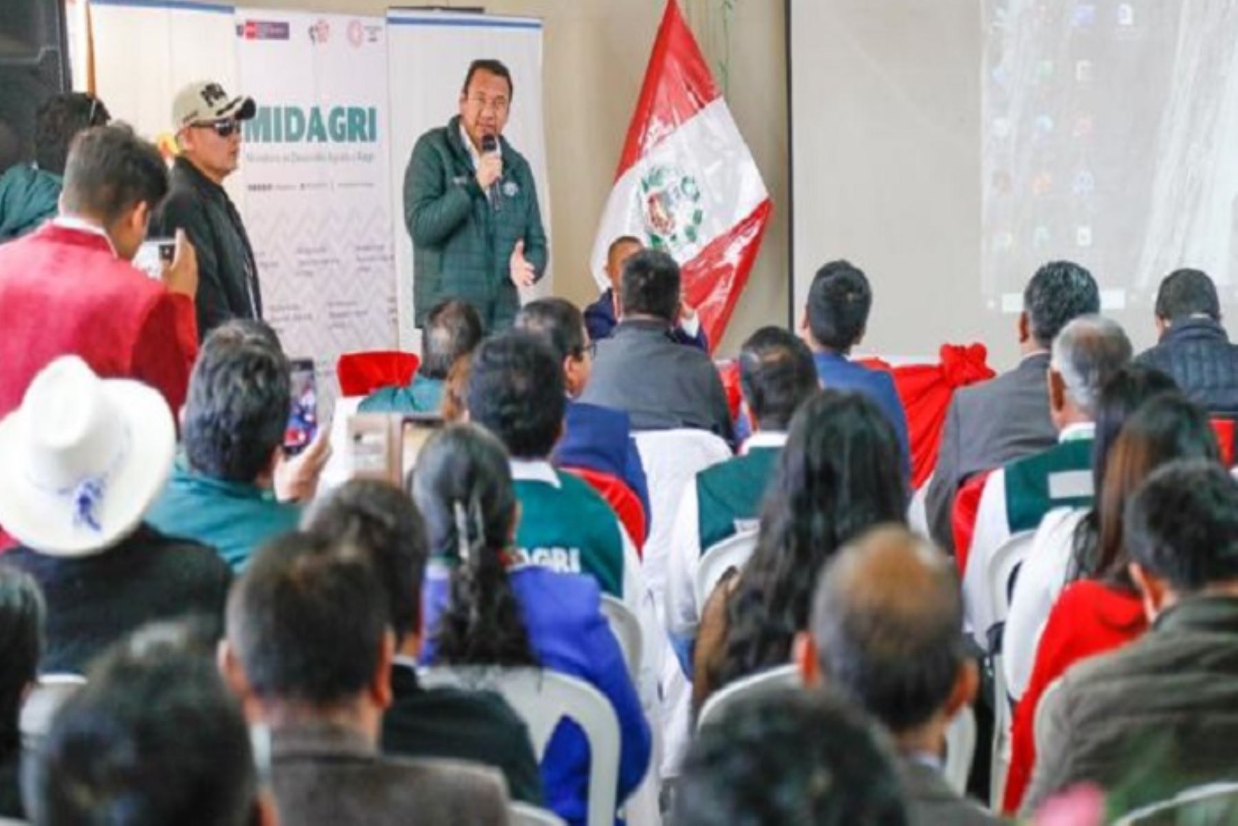 Gobierno y región Áncash definen agenda hídrica y priorizan proyecto Chinecas.