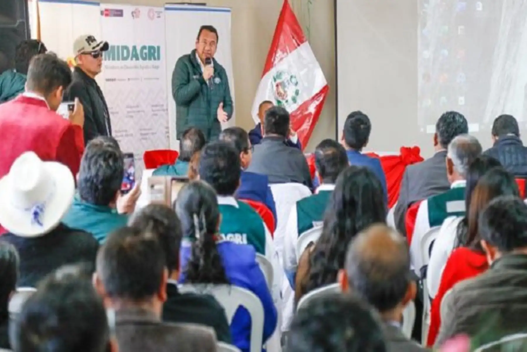 Gobierno y región Áncash definen agenda hídrica y priorizan proyecto Chinecas.