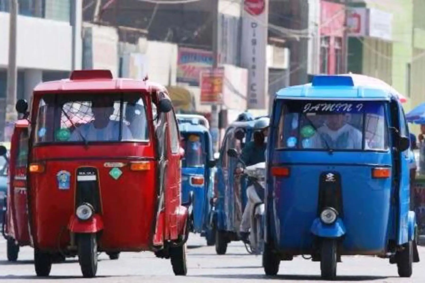 Ley dispone cambios de características de placa en motos y mototaxis. Foto: ANDINA/Difusión.