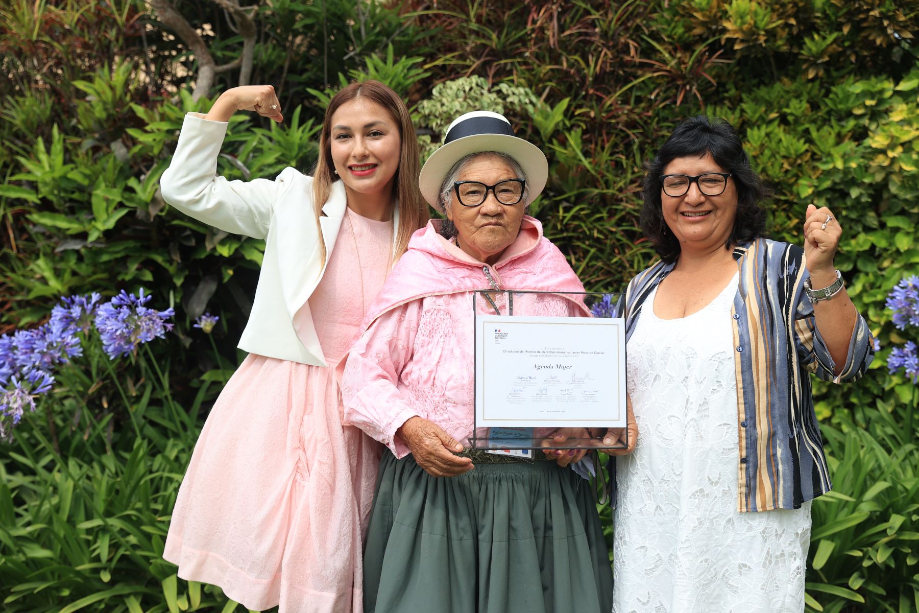 La Embajada de Francia entrega el Premio de DD.HH. “Javier Pérez de Cuéllar” 2024 a la asociación “Agenda Mujer” por su campaña en defensa de los derechos de los niños, niñas y adolescentes Wampis y Awajún del Perú. Foto: ANDINA/Jhonel Rodríguez Robles