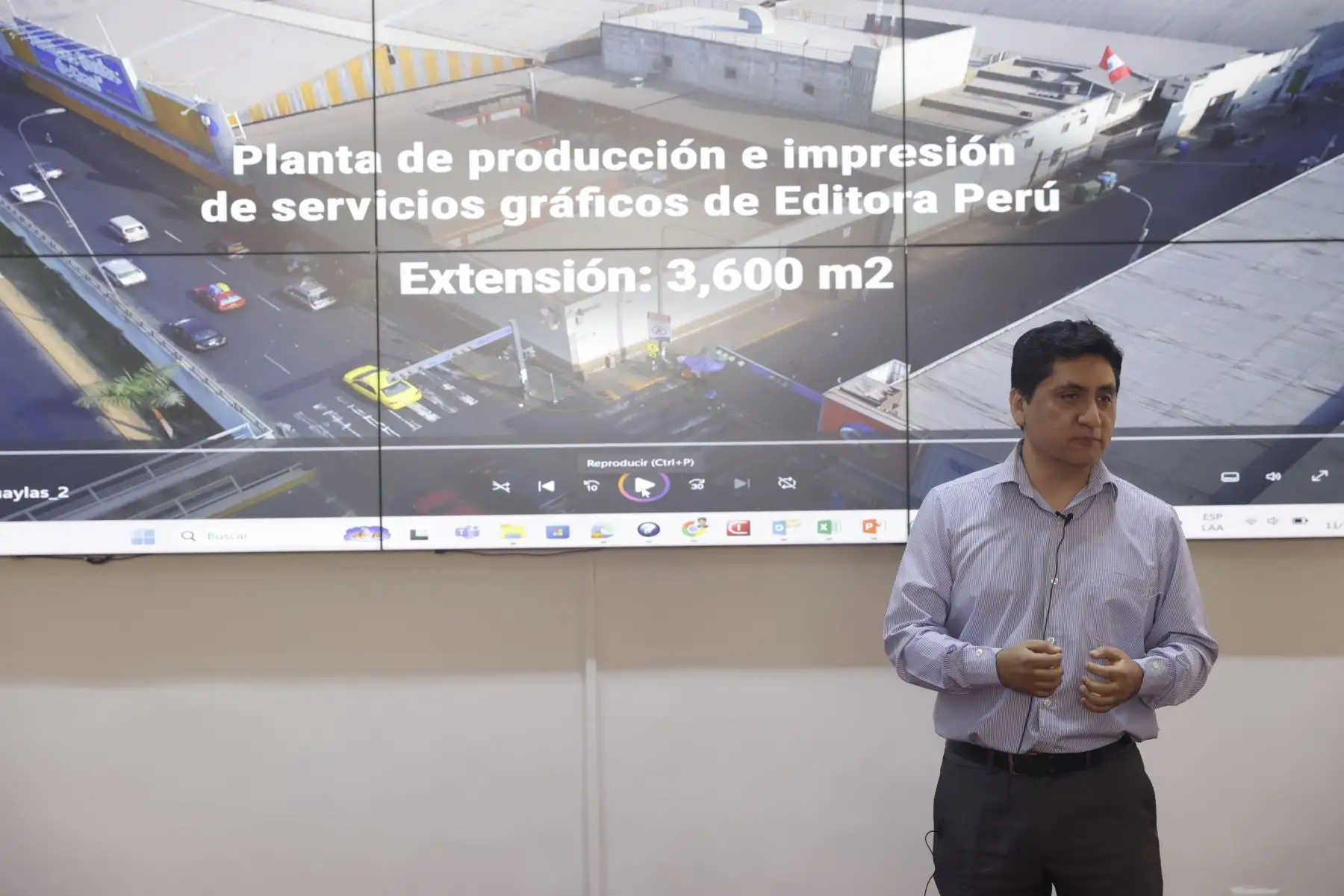 Se dio inicio a El Peruano Bicentenario, una jornada de proyección a la comunidad educativa, en las que periodistas del Diario Oficial El Peruano, y la Agencia de Noticias Andina, comparten sus experiencias y conocimientos profesionales a las nuevas generaciones. Foto: ANDINA/ Luis Iparraguirre