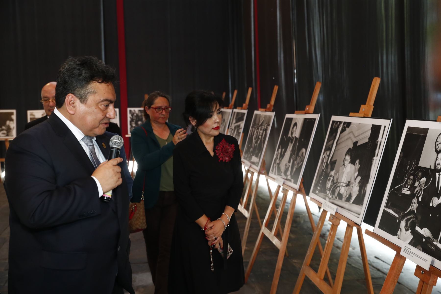 Félix Paz Quiroz, director de Medios Periodísticos de Editora Perú, participó en el conversatorio 