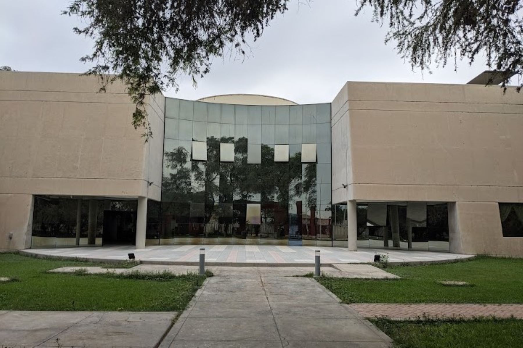 El Museo Nacional Sicán está situado en la provincia de Ferreñafe, región Lambayeque.