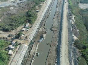 ANIN ejecuta obras de defensa ribereña en las cuencas de los ríos Lacramarca, Sechín, Casma y Grande, en las provincias del Santa y Casma, región Áncash, para prevenir riesgo de desastres antes desbordes e inundaciones. ANDINA/Difusión