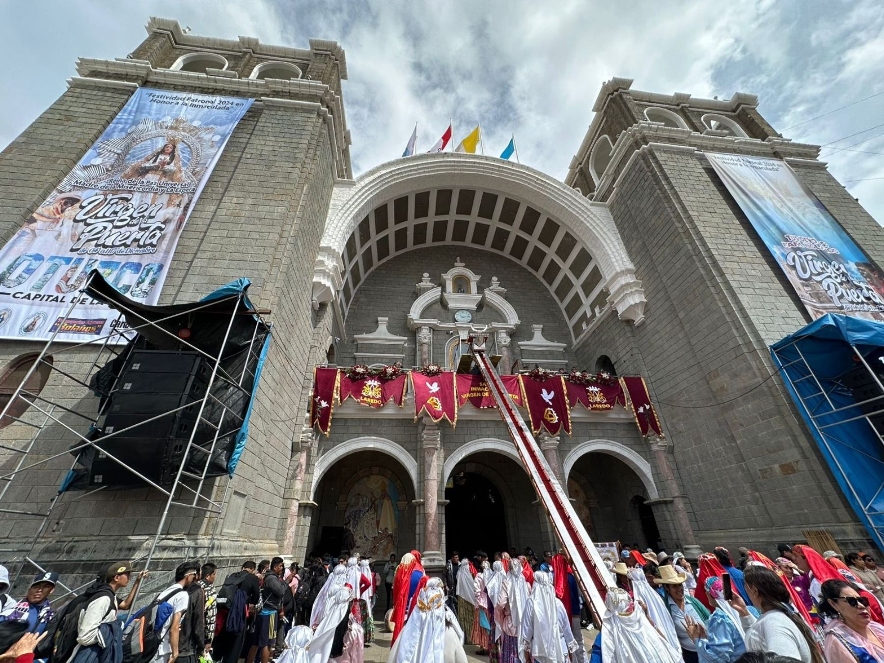 Más de 60,000 devotos de la Virgen de la Puerta de Otuzco participan el sábado 14  y el domingo 15 de diciembre de las actividades centrales de Festividad de la Patrona de Otuzco, en la sierra de La Libertad.