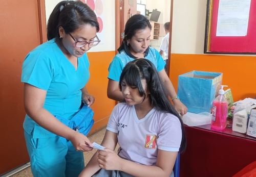 La Diresa Tumbes espera inmunizar a más de 16,000 niños entre 10 y 16 años de edad con la vacuna contra el dengue. ANDINA/Difusión