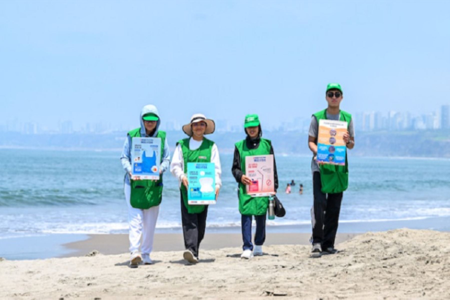 Ministerio del Ambiente (Minam), en el contexto del inicio del verano y la celebración de las fiestas de Navidad y Año Nuevo, lanzó la campaña nacional "Salva playas", con el objetivo de promover en la ciudadanía el cuidado de las playas y mares a fin de evitar la contaminación.