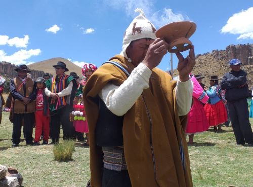 El distrito puneño de Acora celebra el Festival Uywa Ch