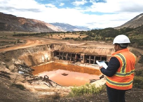 El Ministerio de Energía y Minas oficializó el cierre definitivo de la mina Florencia Tucari, ubicada en el distrito de Carumas, como se adelantó en la mesa de diálogo que se celebró en Moquegua. ANDINA/Difusión