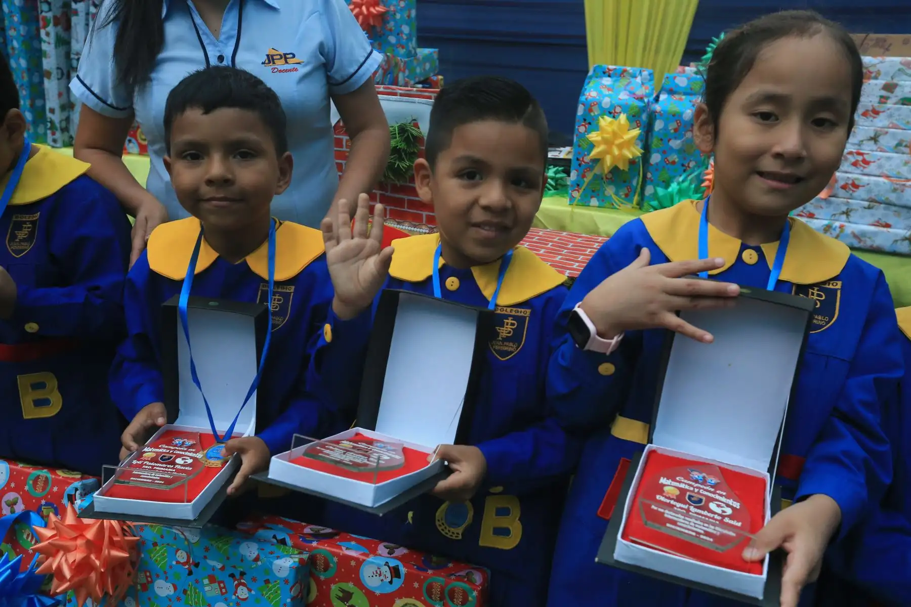Geniecillos de matemáticas, conocimientos generales y lenguaje de los niveles Inicial y Primaria del colegio Juan Pablo Peregrino del distrito de Carabayllo. Foto:ANDINA/Hector Vinces